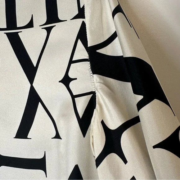 Vintage Valentino! Logomania black and white Blouse with detached tie/scarf - Picture 8 of 12